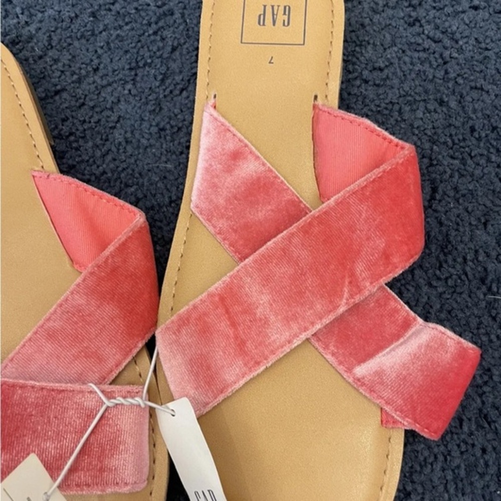 GAP Slides NWT VELVET CRISS CROSS Sz 7 Fabric Pink Womens Sandals Shoes summer‎ - Picture 3 of 9